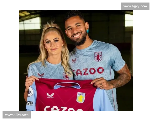 尤文女足艾丽莎 - 莱曼晒比基尼照：阳光沙滩尽显冠军风采