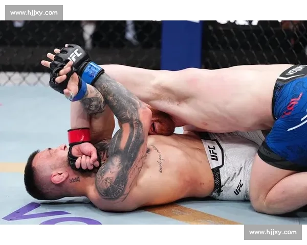 第三回合飞膝绝杀！马利克技术判定终结布伦戴奇