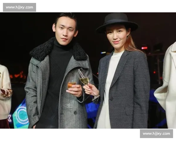 巴洛特利巴黎时装周跨界首秀 34 岁足坛传奇开启时尚新征程